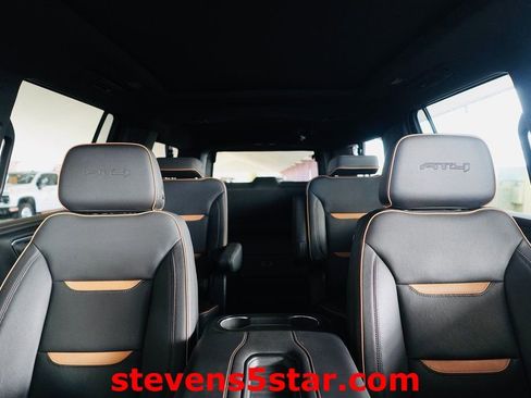 Used 2023 GMC Yukon XL AT4 w/ Technology Package image 9