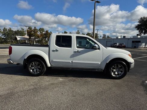 Used 2019 Nissan Frontier SL image 9