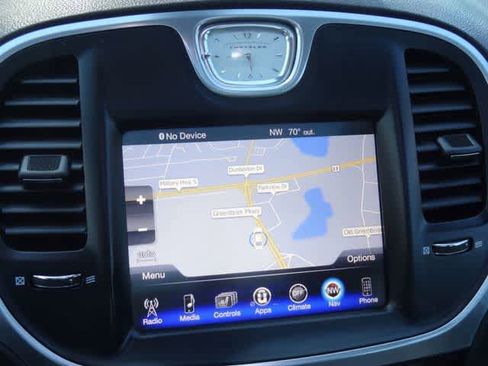 Used 2015 Chrysler 300 Limited AWD/4WD image 22