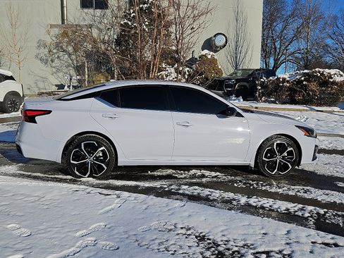 Certified 2024 Nissan Altima 2.5 SR w/ SR Premium Package image 7