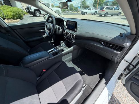 Used 2024 Nissan Sentra SV FWD image 41