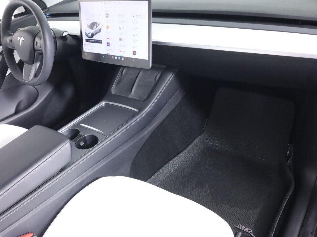 Used 2021 Tesla Model Y Long Range AWD/4WD image 40