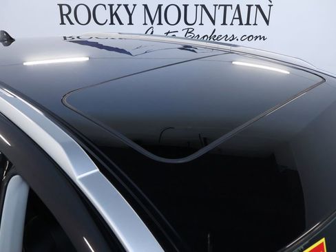 Used 2019 INFINITI QX60 Luxe w/ Essential Package image 11