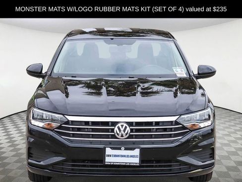 Used 2019 Volkswagen Jetta SE image 2