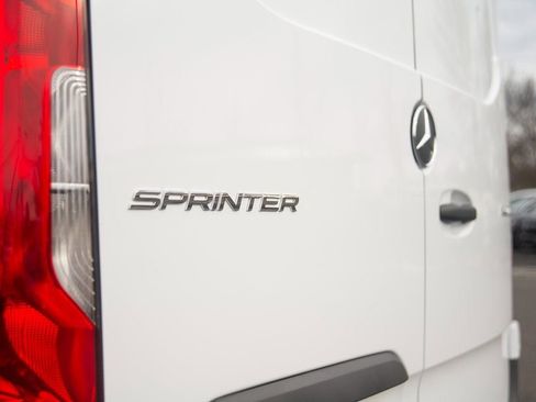 Used 2025 Mercedes-Benz Sprinter 2500 image 17