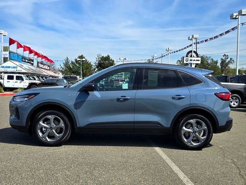 Used 2025 Ford Escape ST-Line image 8