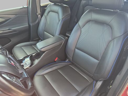 Used 2024 Buick Envista Sport Touring w/ Convenience I Package FWD image 17