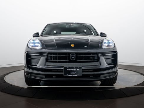 Certified 2026 Porsche Macan AWD/4WD image 10