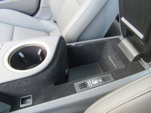 Used 2022 Porsche Taycan 4S image 51