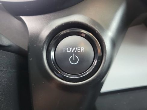 Used 2025 Toyota Sienna XLE FWD image 33