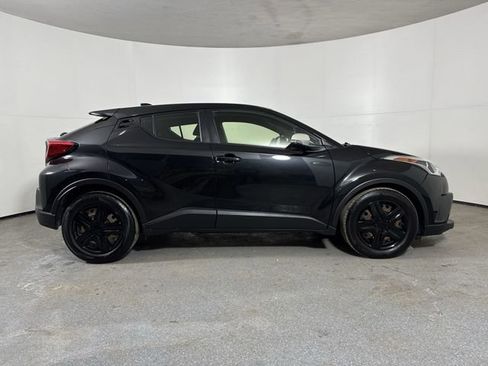 Used 2019 Toyota C-HR LE image 35