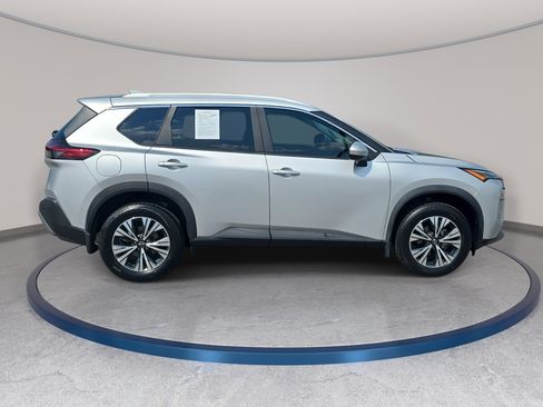 Used 2023 Nissan Rogue SV w/ SV Premium B Package FWD image 4