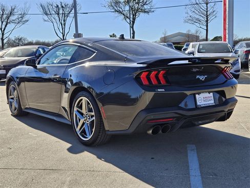 Used 2024 Ford Mustang Premium image 2