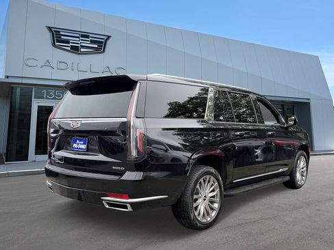 Used 2022 Cadillac Escalade ESV Premium Luxury AWD/4WD image 5