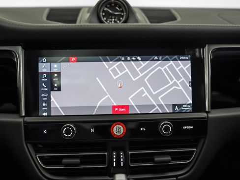 New 2026 Porsche Macan image 22