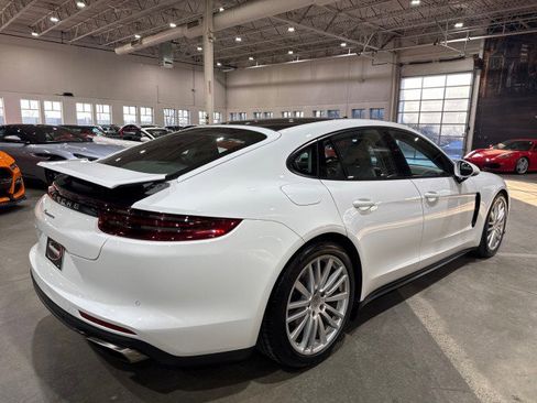 Used 2017 Porsche Panamera image 3