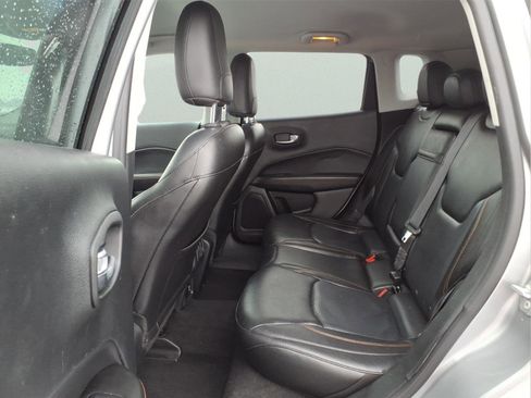 Used 2018 Jeep Compass Limited image 4