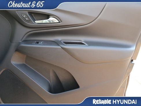 Used 2019 Chevrolet Equinox LT w/ Driver Convenience Package FWD image 8