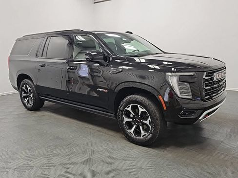 Used 2025 GMC Yukon XL AT4 w/ AT4 Premium Package AWD/4WD image 3