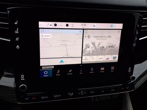 Used 2022 Jeep Wagoneer Series III w/ Convenience Group I AWD/4WD image 4