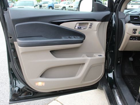 Used 2016 Honda Pilot Elite image 10