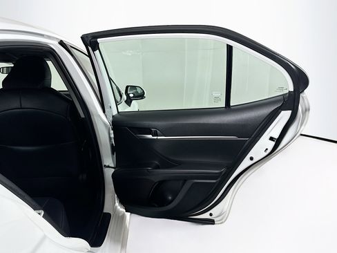 Used 2023 Toyota Camry SE image 28