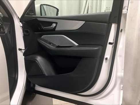 Used 2025 Acura MDX SH-AWD image 12