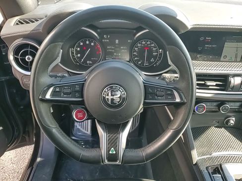 Used 2023 Alfa Romeo Stelvio Quadrifoglio image 27