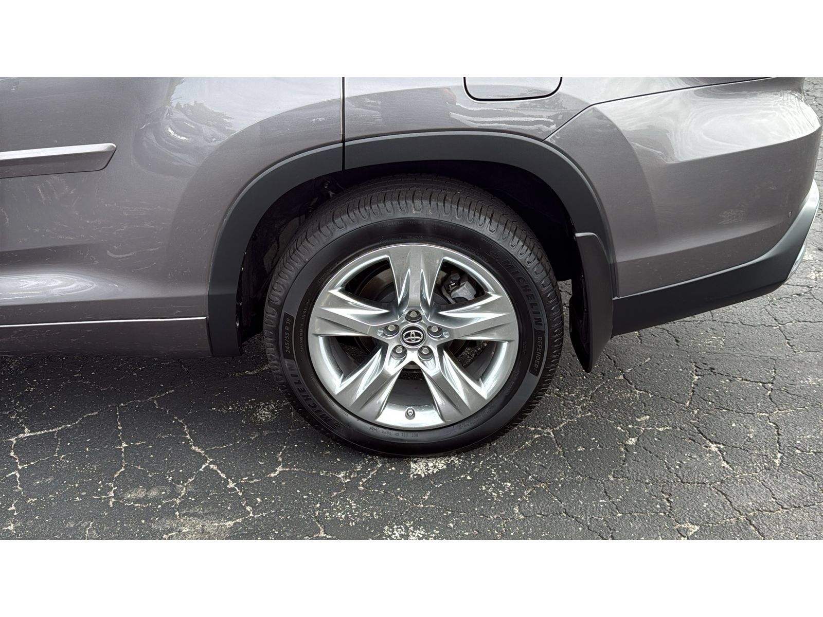 Used 2019 Toyota Highlander Limited AWD/4WD image 13