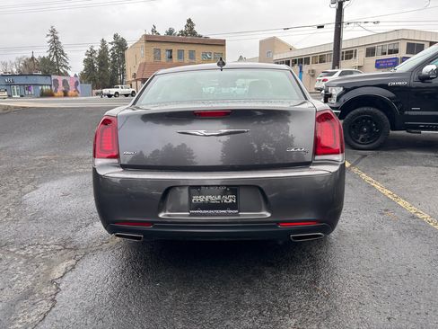Used 2019 Chrysler 300 S image 4