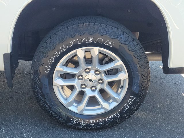 Used 2023 Chevrolet Silverado 1500 RST w/ Convenience Package II AWD/4WD image 28
