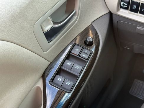 Used 2015 Toyota Sienna XLE Premium image 44