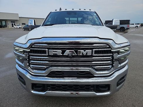Used 2025 RAM 3500 Laramie AWD/4WD image 12