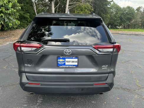 Used 2019 Toyota RAV4 XLE image 4