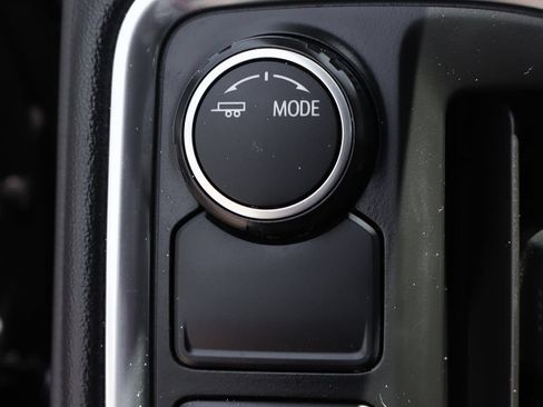 Used 2020 Chevrolet Silverado 1500 LT RWD image 23