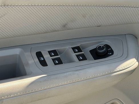 Used 2026 Volkswagen Atlas SE FWD image 5