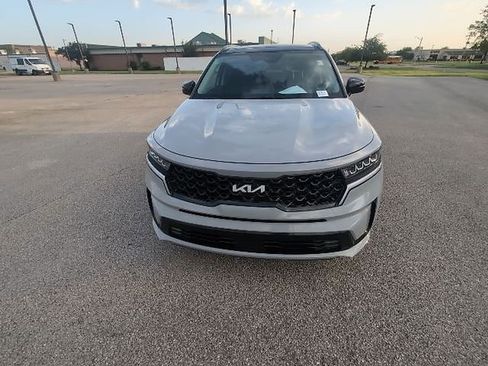 Used 2023 Kia Sorento EX w/ Panoramic Sunroof Package FWD image 19