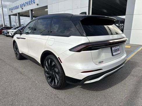 New 2026 Lincoln Nautilus Reserve image 5