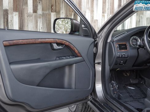 Used 2010 Volvo XC70 T6 image 10