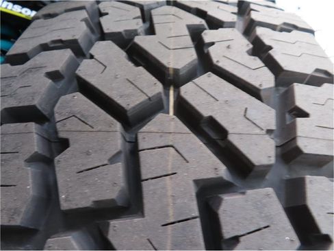 Used 2011 Lexus LX 570 4WD image 25