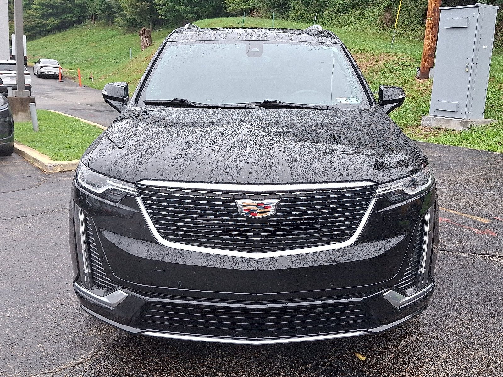 Used 2025 Cadillac XT6 Premium Luxury w/ LPO, Floor Liner Package FWD image 2