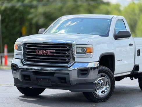 Used 2015 GMC Sierra 2500 2WD Regular Cab w/ Sierra Convenience Package image 3