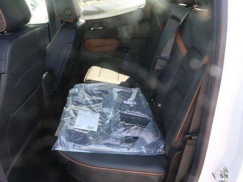 New 2026 GMC Canyon AT4 w/ AT4 Premium Package AWD/4WD image 13