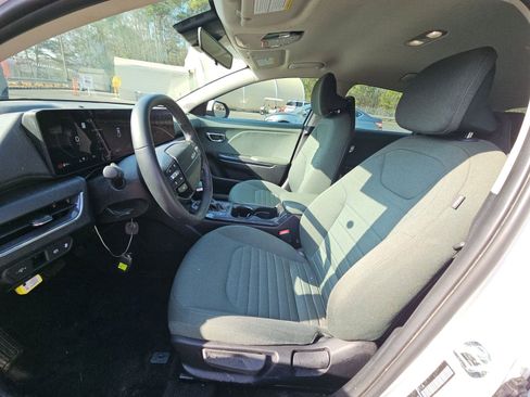 Used 2025 Kia K4 EX image 4