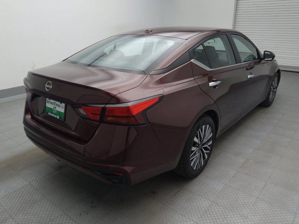 Used 2025 Nissan Altima 2.5 SV FWD image 9