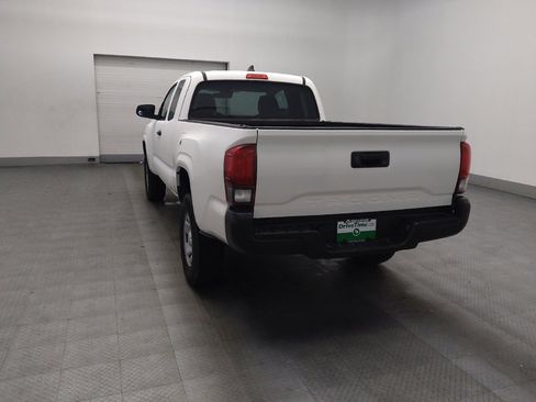 Used 2022 Toyota Tacoma SR image 5