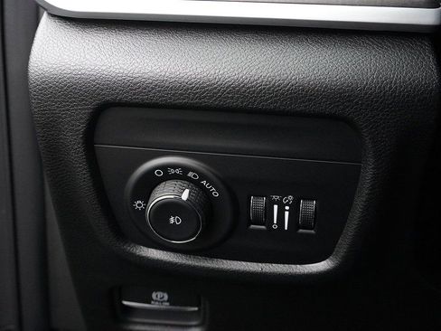 Used 2025 Jeep Grand Cherokee Limited AWD/4WD image 41