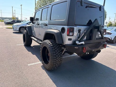 Used 2018 Jeep Wrangler Unlimited Sport S AWD/4WD image 9