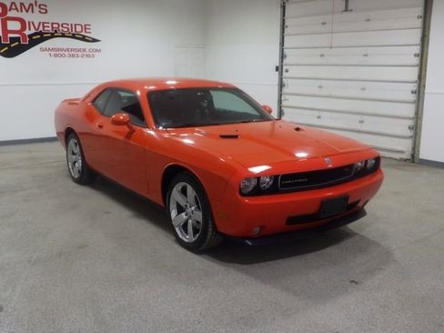 Used 2010 Dodge Challenger R/T image 5