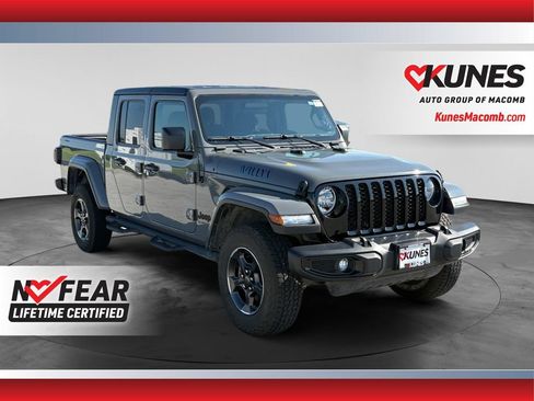 Used 2021 Jeep Gladiator Sport AWD/4WD image 1